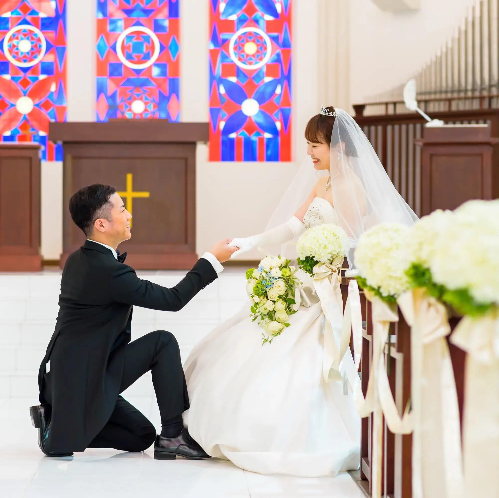 チャペルで婚礼写真