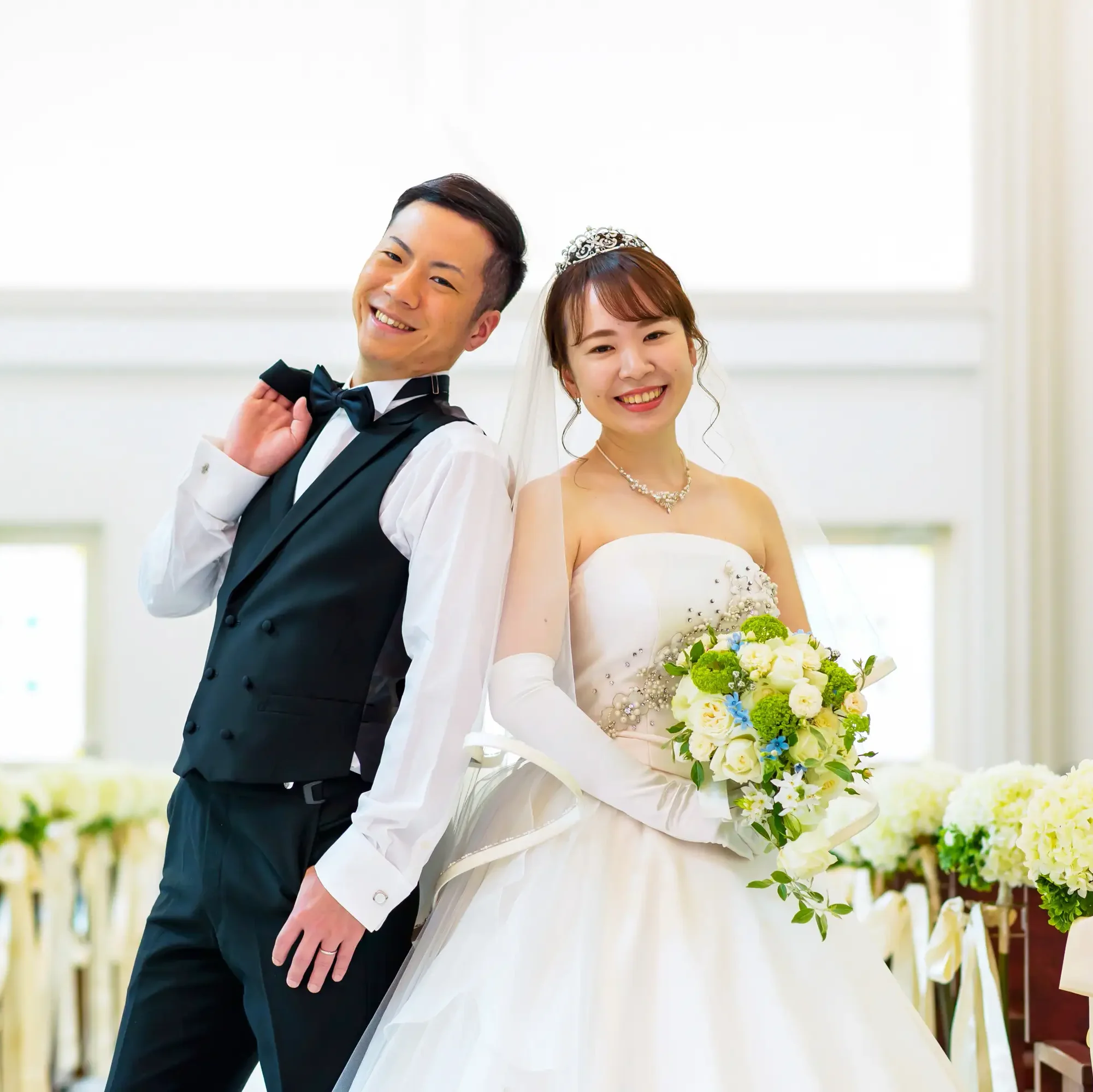 チャペルで婚礼写真